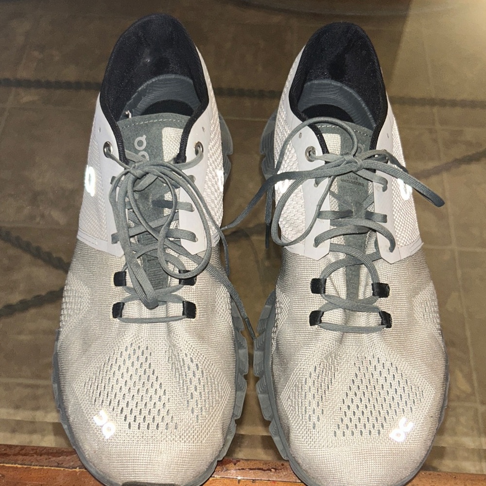 On Running Men's Cloud X 
Shoe, Glacier gray M 10. Great preowned condition.